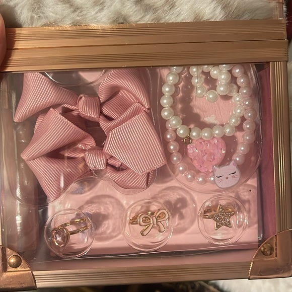 Furry Cat Face kaboodle with accessories - Picture 3 of 5